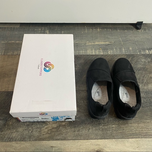 Cloudsteppers by Clark’s Sillian Paz Slip-On Loafer New In Box. - Picture 9 of 14